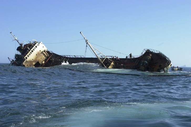 sinkingship